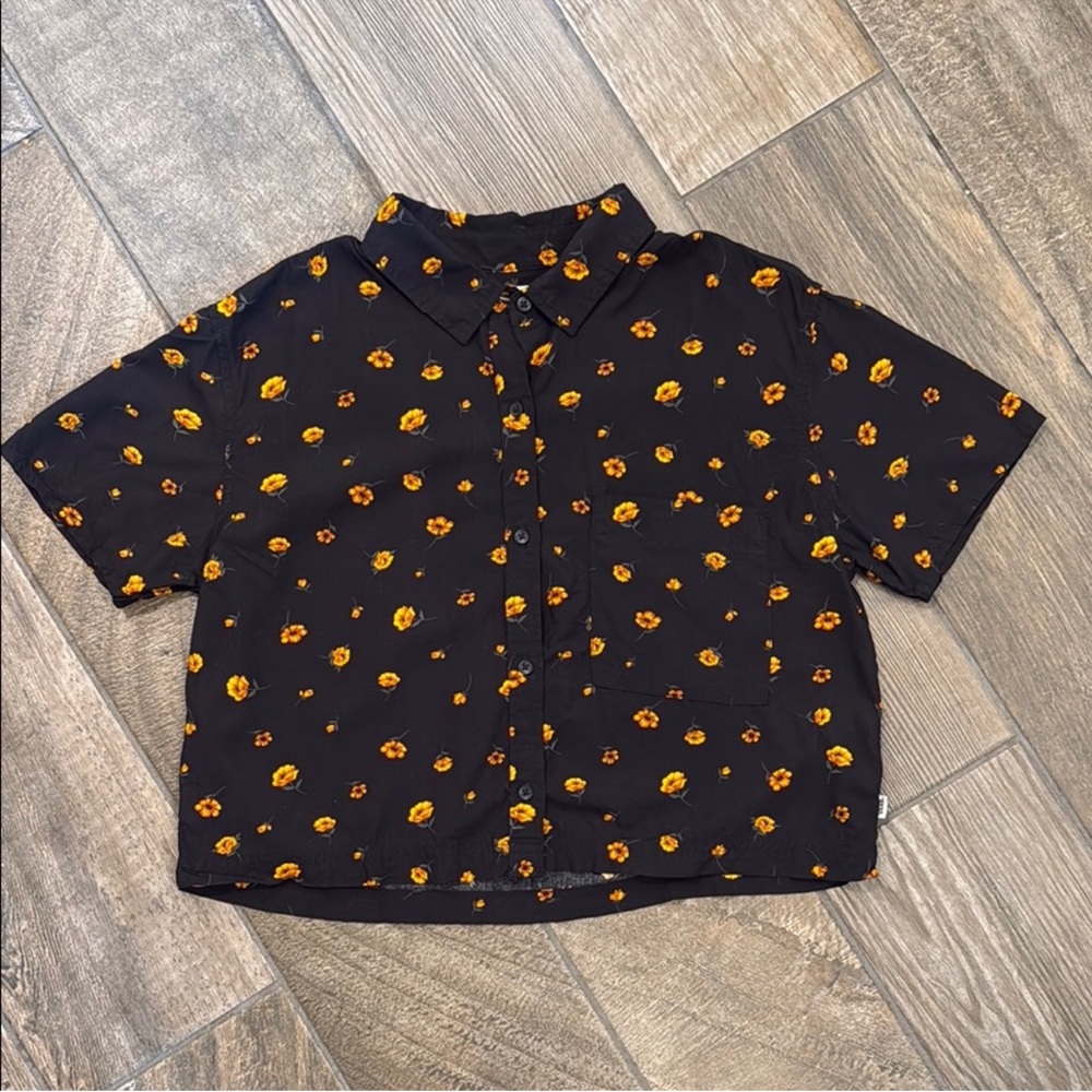 Vans Cabbie Floral Falling Poppy Shirt
Size M - Picture 8 of 14